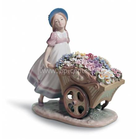 Статуэтка "Нежные цветы любви" Lladro 01006521