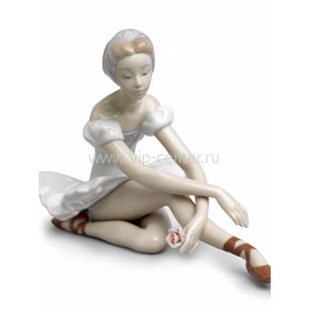 Статуэтка "Балерина с розой" Lladro 01005919