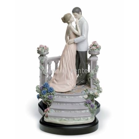 Статуэтка "Любовь под луной" Lladro 01007695