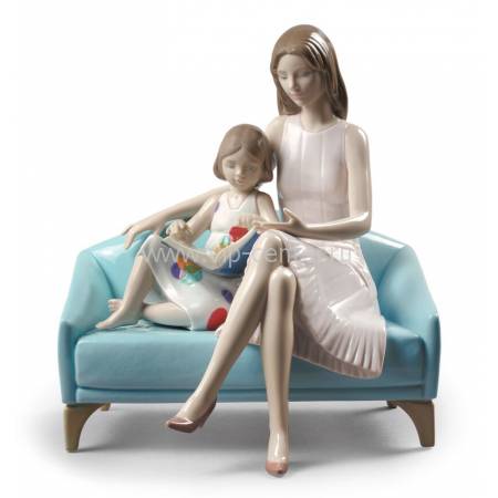 Статуэтка "Почитаем" Lladro 01009225