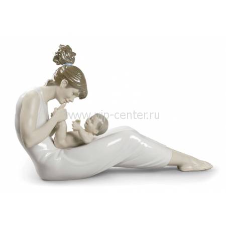 Статуэтка "Хихиканье с мамой" Lladro 01009152