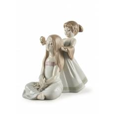 Статуэтка "Расчесывание волос" Lladro 01009587