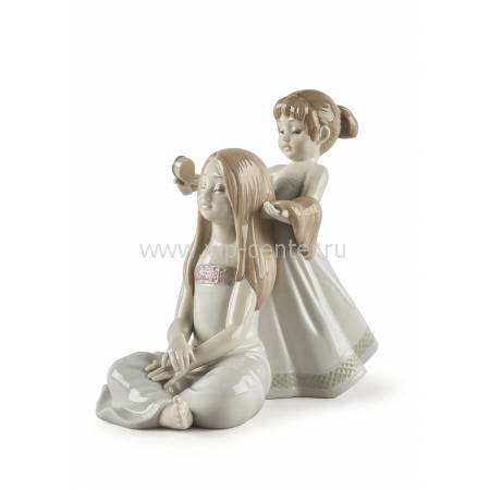 Статуэтка "Расчесывание волос" Lladro 01009587