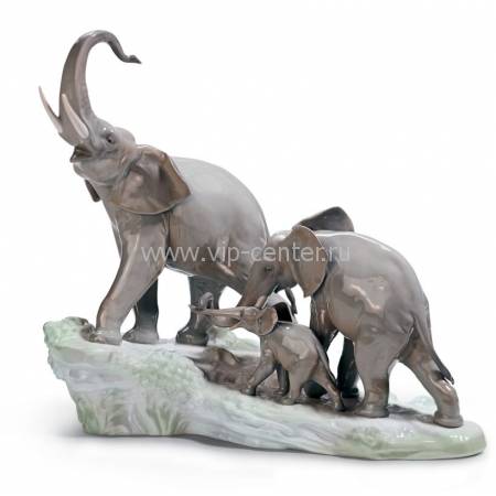 Статуэтка "Идущие слоны" Lladro 01001150